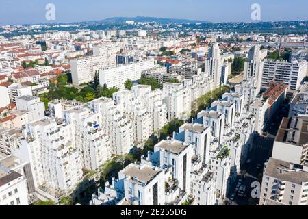 Villeurbanne (Francia centro-orientale): Complesso architettonico Les gratte-ciel (i grattacieli) costituito da piazza "Place Lazare Goujon", la città Foto Stock