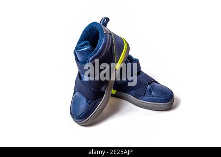 Paio di stivali demi-season blu scuro per bambini Foto Stock