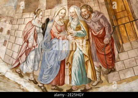 Chiesa di Notre Dame de l'Assomption de Cordon. Affresco. La Visitazione della Beata Vergine Maria è la visita di Maria con Elisabetta, come documentato in Th Foto Stock