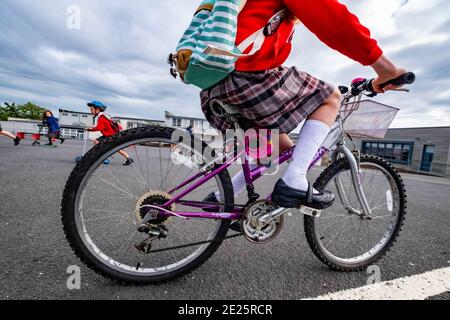 Partecipazione dei bambini alle attività all'aperto Foto Stock