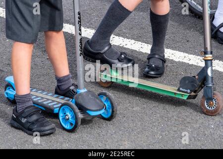 Partecipazione dei bambini alle attività all'aperto Foto Stock