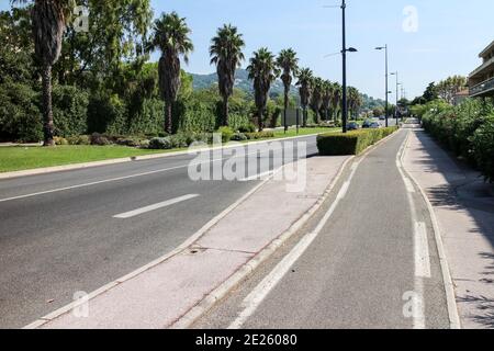 Pista ciclabile del litorale (Tolone-Carqueirane) in arrivo a Carqueirane Foto Stock