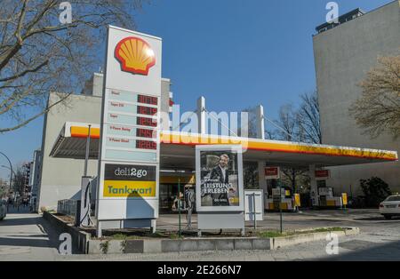 Shell Tankstelle, Martin-Luther-Straße, Schöneberg, Berlino, Germania Foto Stock