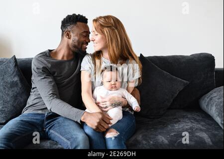 famiglia, madre, padre, capretto, felice Foto Stock