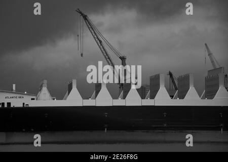 Eindrücke aus dem Hamburger Containerhafen Foto Stock