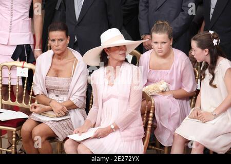 La principessa Stephanie di Monaco, la principessa Caroline di Hannover, Camille Gottlieb, la principessa Alexandra di Hannover assistono alle nozze del Principe Alberto II di Monaco e di Charlene Wittstock nella Cour d’Honneur del Palazzo, Monte Carlo, Monaco, il 02 luglio 2011. Foto di Frederic Nebinger/ABACAPRESS.COM Foto Stock