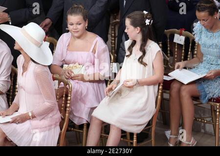 La principessa Caroline di Hannover, Camille Gottlieb, la principessa Alexandra di Hannover e Pauline Ducruet partecipano alle nozze del Principe Alberto II di Monaco e di Charlene Wittstock nella Cour d’Honneur del Palazzo, Monte Carlo, Monaco, il 02 luglio 2011. Foto di Frederic Nebinger/ABACAPRESS.COM Foto Stock