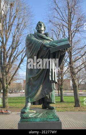 Statua Martin Lutero, Karl-Liebknecht-Straße, Mitte, Berlino, Germania Foto Stock