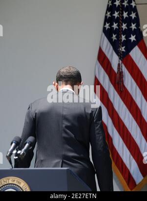 Il presidente DEGLI STATI UNITI Barack Obama torna all'Ufficio ovale dopo aver nominato Richard Cordray come direttore del Consumer Financial Protection Bureau (CFPB) durante un evento nel Rose Garden alla Casa Bianca a Washington, DC, 18 luglio 2011. Cordray è stato avvocato generale dell'Ohio da gennaio 2009 a gennaio 2011.Photo da Olivier Douliery/ABACAPRESS.COM Foto Stock