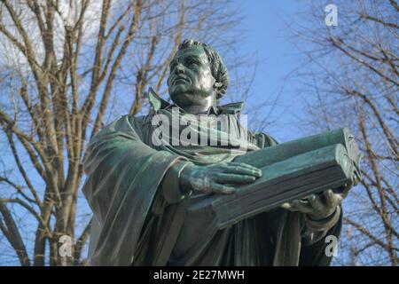 Statua Martin Lutero, Karl-Liebknecht-Straße, Mitte, Berlino, Germania Foto Stock