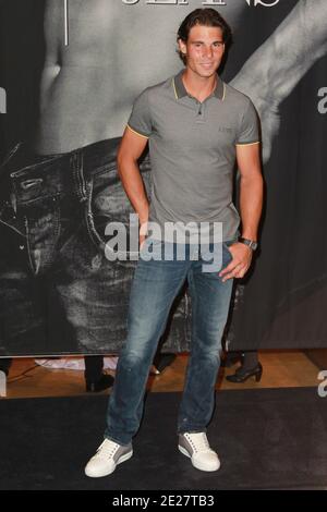 Rafael Nadal rivela la sua nuova campagna pubblicitaria per Armani Jeans in Macy's Herald Square a New York City, NY, USA il 25 agosto 2011. Foto di Elizabeth Pantaleo/ABACAPRESS.COM Foto Stock