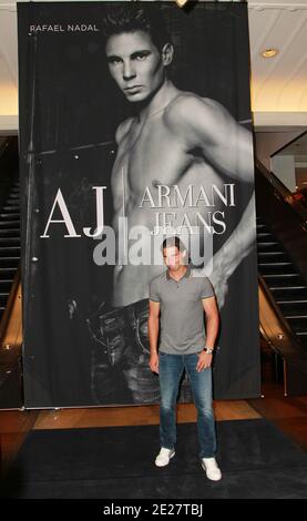 Rafael Nadal rivela la sua nuova campagna pubblicitaria per Armani Jeans in Macy's Herald Square a New York City, NY, USA il 25 agosto 2011. Foto di Elizabeth Pantaleo/ABACAPRESS.COM Foto Stock