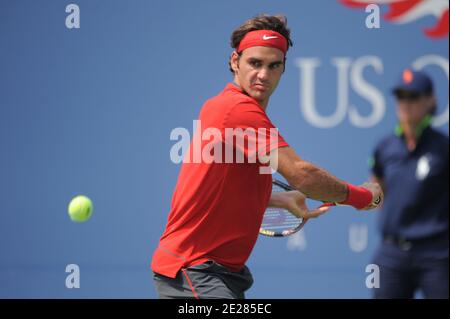 Roger Federer di Suis in azione contro il re Cilico di Marin Croazia durante il giorno 6 al US Open, a Flushing Meadows, New York City, NY, USA, 3 settembre 2011. Foto di Mehdi Taamallah/ABACAPRESS.COM Foto Stock