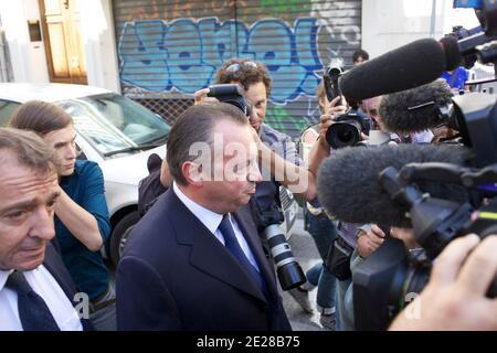 Jean-Noel Guerini, Senateur et President du Conseil General des Bouches du Rhone arrivo al Palais de Justice de Marseille le 8 Settembre 2011 ou il est convoque par les magistrats Charles Duchaine et Pierre Philippon. Jean-Noel Guerini est attendu en vue d'une possible mise en examen par les juges en charge du dossier sur des marches publics presumes frauduleux impliquant son frere Alexandre Guerini. Foto di Patrice Coppee/ABACAPRESS.COM. Foto Stock