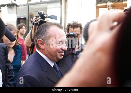 Jean-Noel Guerini, Senateur et President du Conseil General des Bouches du Rhone arrivo al Palais de Justice de Marseille le 8 Settembre 2011 ou il est convoque par les magistrats Charles Duchaine et Pierre Philippon. Jean-Noel Guerini est attendu en vue d'une possible mise en examen par les juges en charge du dossier sur des marches publics presumes frauduleux impliquant son frere Alexandre Guerini. Foto Patrice Coppee/ABACAPRESS.COMPHOTO ABACAPRESS PATRICE COPPEE Foto Stock