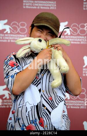 Il regista giapponese Takashi Shimizu partecipa alla Photocall 'The Rabbit Horror 3D (Tormented)' durante il 68° Festival Internazionale del Cinema di Venezia a Palazzo del Casino, l'8 settembre 2011 a Venezia, Italia. Foto di Aurore Marechal/ABACAPRESS.COM Foto Stock