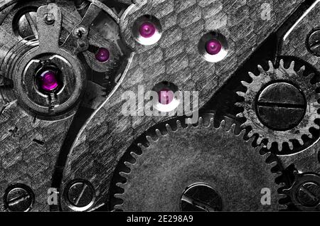 Primo piano macro fotografia del movimento all'interno di un'annata Orologio da polso svizzero Selza Foto Stock