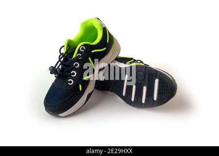 Paio di sneaker sportive blu scuro per bambini ragazzo Foto Stock