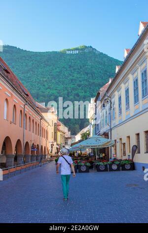 Brasov, Romania - Agosto, 2019: Cartello Brasov su un Monte Tampa nella città di Brasov Foto Stock