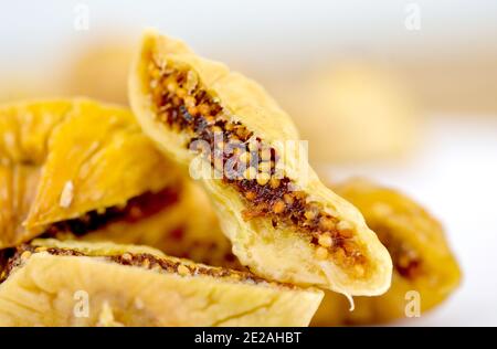 immagine di un fichi di frutta a metà asciutta da vicino. Foto Stock