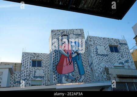 Pitture murali nel centro storico di Paphos dell'artista italiano Francesco Camillo Giorgino (detto Millo) nel 2017. Ora è stata distrutta e dipinta Foto Stock