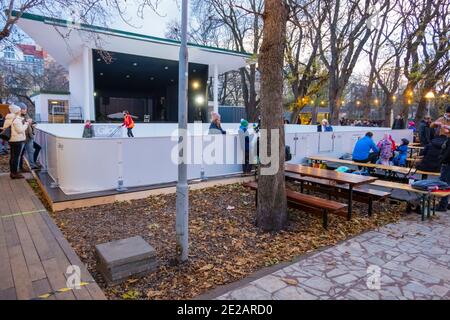 Birreria all'aperto Riegrovy Sady, Vinohrady, Praga, Repubblica Ceca Foto Stock