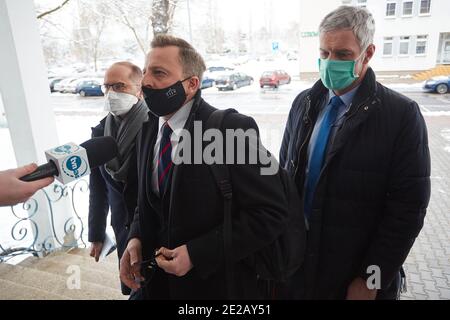 Varsavia, Mazoviano, Polonia. 13 gennaio 2021. Incontro delle unioni PLL LOT con i membri della Coalizione Civica sulla situazione nella Società e i licenziamenti annunciati. Nella foto: MICHAL SZCZERBA, PAWEL PONCYLJUSZ, DARIUSZ JONSKI, PI SZMULEWICZ Credit: Hubert Mathis/ZUMA Wire/Alamy Live News Foto Stock