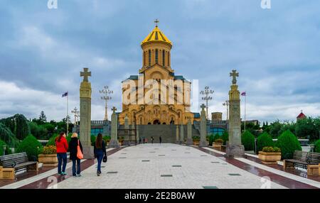 Tbilisi, Georgia - 28 settembre 2017: Cattedrale della Santissima Trinità di Tbilisi è la cattedrale principale della Chiesa ortodossa georgiana costruita tra il 199 Foto Stock