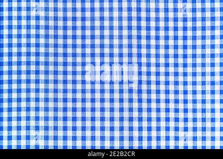 Tessuto scacchi astratto blu e bianco, tovaglia gingham sfondo texture picnic. Foto Stock