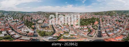 360 veduta panoramica sferica del sobborgo di Stoccarda vicino alle colline Germania a mezzogiorno d'estate Foto Stock