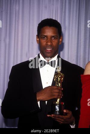 Denzel Washington alla cerimonia di premiazione dell'Accademia del 26 marzo 1990 a Los Angeles, California. Credito: Ralph Dominguez/MediaPunch Foto Stock