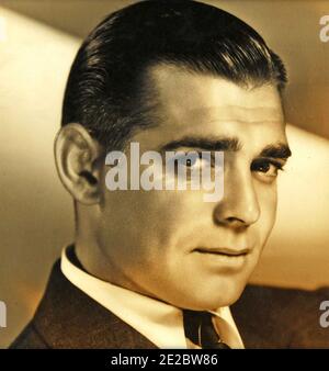 CLARK GABLE (1901-1960) attore cinematografico americano nel 1932 Foto Stock