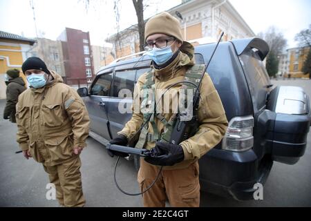 Non esclusivo: KIEV, UCRAINA - 13 GENNAIO 2021 - un operatore è raffigurato durante la Conferenza scientifica e pratica nel comando militare del Regno Unito Foto Stock