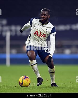 Tottenham Hotspur's Tanguy Ndombele durante la partita della Premier League al Tottenham Hotspur Stadium, Londra. Data immagine: Mercoledì 13 gennaio 2021. Foto Stock