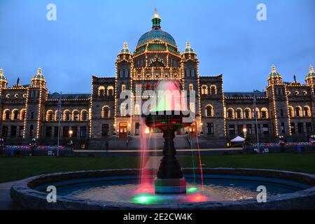 Parlamento edifici a Victoria BC, Canada al tempo di Natale in città. Foto Stock