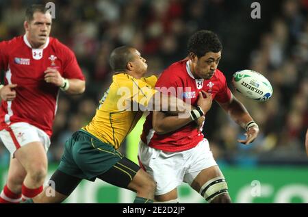 L'Australia sconfigge il Galles dal 21 al 18 durante la medaglia di bronzo della Coppa del mondo di Rugby 2011 all'Eden Park di Auckland, Nuova Zelanda, il 21 ottobre 2011. Foto di Lionel Hahn/ABACAPRESS.COM Foto Stock