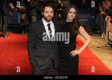 Il regista Sean Durkin e la fidanzata alla prima di Martha Marcy May Marlene, al cinema Vue di Leicester Square, Londra, Regno Unito, hanno partecipato al 55° Festival del film di Londra della BFI, venerdì 21 ottobre 2011. Foto di Aurore Marechal/ABACAPRESS.COM Foto Stock