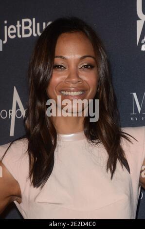 Zoe Saldana arriva per i volti freschi di Gen Art nella Moda tenuta a decenni a Los Angeles, California, il 22 ottobre 2011. Foto di Tonya Wise/ABACAPRESS.COM Foto Stock