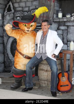 Antonio Banderas alla prima DI LA per il film d'animazione 'Puss in Boots' al Regency Village Theatre di Westwood, Los Angeles, CA, USA il 23 ottobre 2011. Foto di Baxter/ABACAPRESS.COM Foto Stock