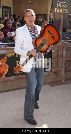 Antonio Banderas alla prima DI LA per il film d'animazione 'Puss in Boots' al Regency Village Theatre di Westwood, Los Angeles, CA, USA il 23 ottobre 2011. Foto di Baxter/ABACAPRESS.COM Foto Stock