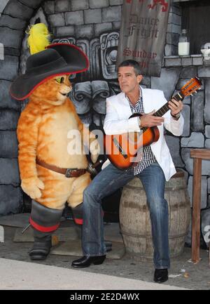 Antonio Banderas alla prima DI LA per il film d'animazione 'Puss in Boots' al Regency Village Theatre di Westwood, Los Angeles, CA, USA il 23 ottobre 2011. Foto di Baxter/ABACAPRESS.COM Foto Stock