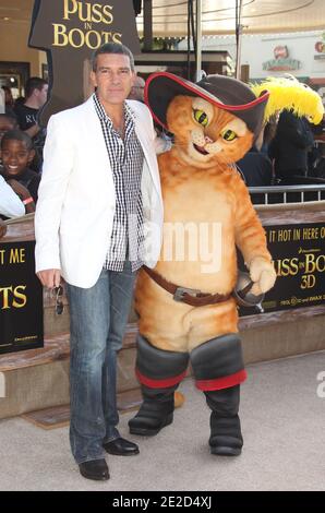 Antonio Banderas alla prima DI LA per il film d'animazione 'Puss in Boots' al Regency Village Theatre di Westwood, Los Angeles, CA, USA il 23 ottobre 2011. Foto di Baxter/ABACAPRESS.COM Foto Stock