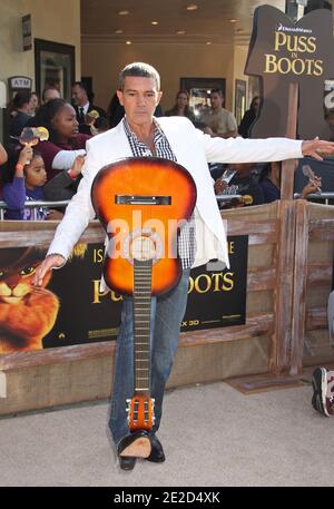 Antonio Banderas alla prima DI LA per il film d'animazione 'Puss in Boots' al Regency Village Theatre di Westwood, Los Angeles, CA, USA il 23 ottobre 2011. Foto di Baxter/ABACAPRESS.COM Foto Stock