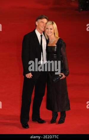 John Easterling e Olivia Newton-John partecipano alla proiezione di "A few Best Men" durante il 6° Festival del Cinema di Roma, il 28 ottobre 2011. Foto di Aurore Marechal/ABACAPRESS.COM Foto Stock