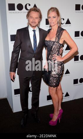 Stephen Nichols e Eileen Davidson partecipano al MOCA Gala annuale, un Manifesto di vita degli artisti con la regia artistica di Marina Abramovic, tenutosi al MOCA Grand Avenue di Los Angeles, California, il 12 novembre 2011. Foto di Tonya Wise/ABACAPRESS.COM Foto Stock