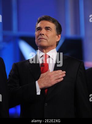 Il candidato presidenziale repubblicano il governatore del Texas Rick Perry partecipa a un dibattito presidenziale alla DAR Constitution Hall organizzata dalla CNN a Washington, DC, USA, 22 novembre 2011. Foto di Olivier Douliery/ABACAPRESS.COM Foto Stock