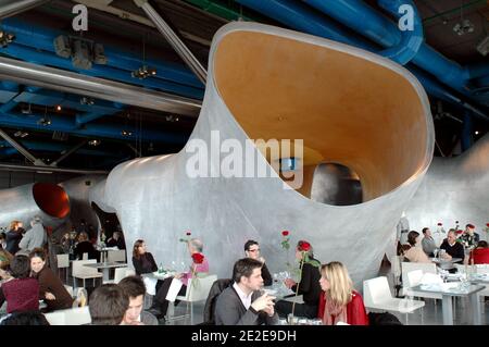 Una vista del ristorante 'le Georges' al 6° piano del Museo d'Arte Contemporanea Centre Georges Pompidou, a Parigi, Francia, il 27 novembre 2011. Foto di Alain Apaydin/ABACAPRESS.COM Foto Stock