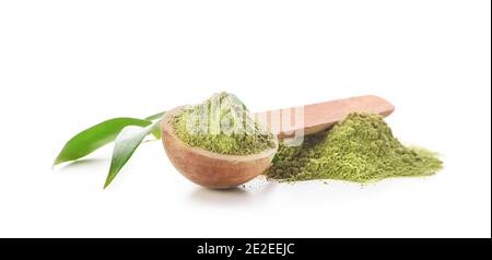 Cucchiaio con hennè su sfondo bianco Foto Stock
