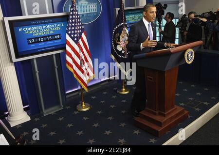 Il presidente degli Stati Uniti Barack Obama si rivolge ai media nella sala di briefing della Casa Bianca. Obama ha discusso il blocco da parte del Senato Repubilcans della conferma del candidato di Obama Richard Cordray a guidare il Consumer Financial Protection Bureau a Washington, DC, USA l'8 dicembre 2011. Foto di Win McNamee/Pool/ABACAPRESS.COM Foto Stock