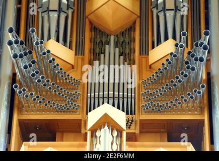 Reykjavik, Islanda - 20 giugno 2019 - i tubi d'organo alla famosa chiesa di Hallgrimskirkja Foto Stock